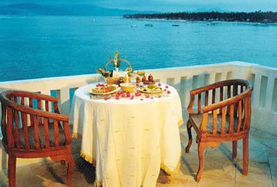 dinning places in lembongan, lembongan island, lembongan activities